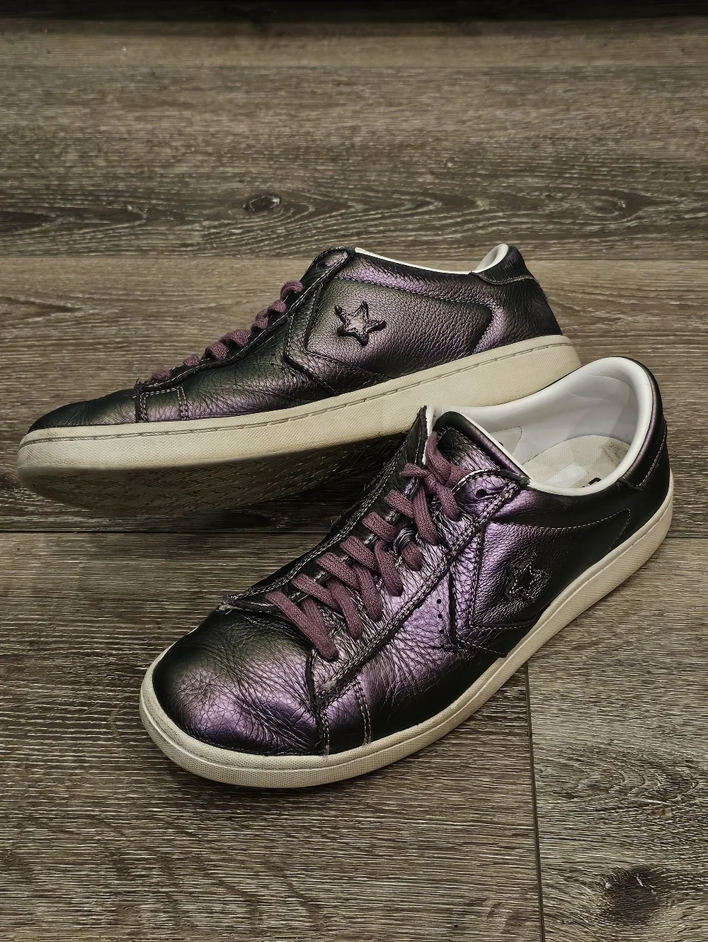 CONVERSE Leather Dark Metallic Purple Star Accent Sneakers SZ 9.5 shoes
